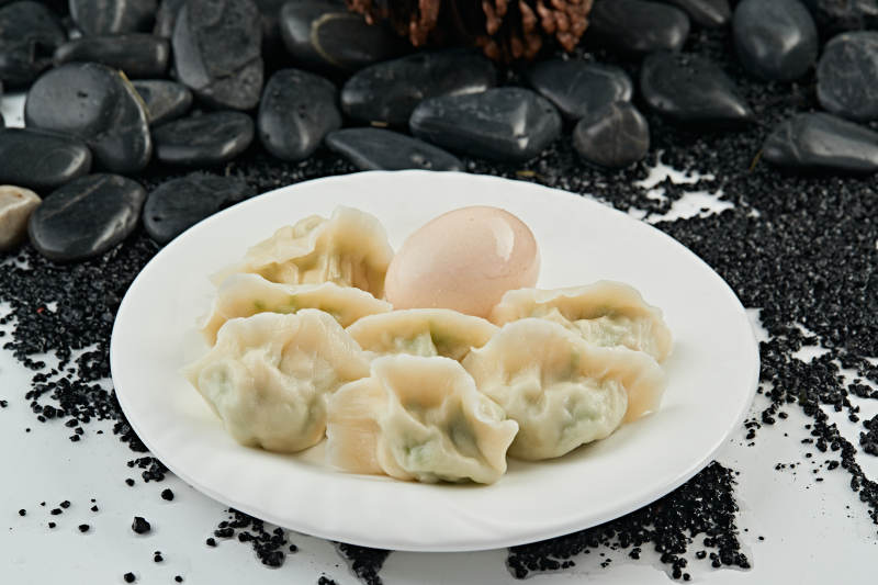 手工鸡蛋豆角素馅饺子图片