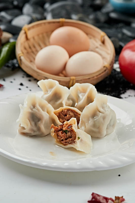 手工酱肉香菇馅饺子图片