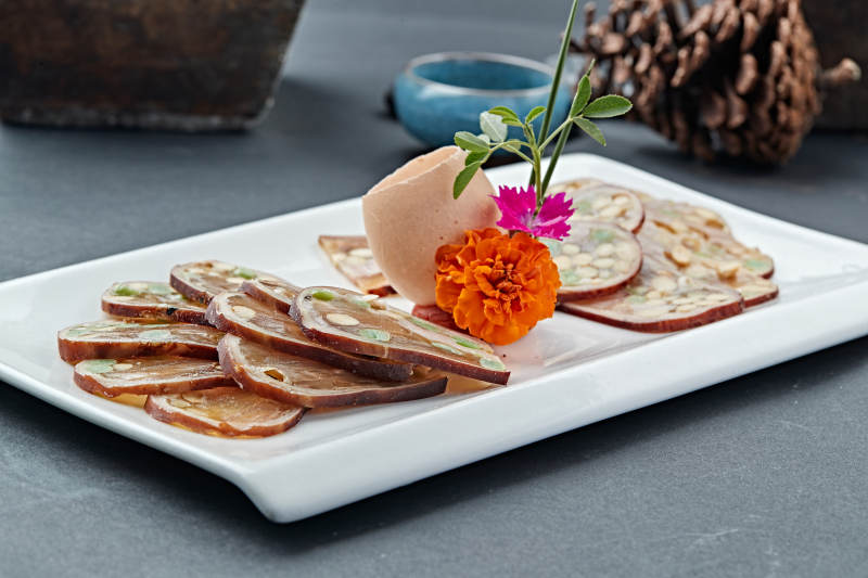 菊花青豆鱿鱼猪耳冻图片