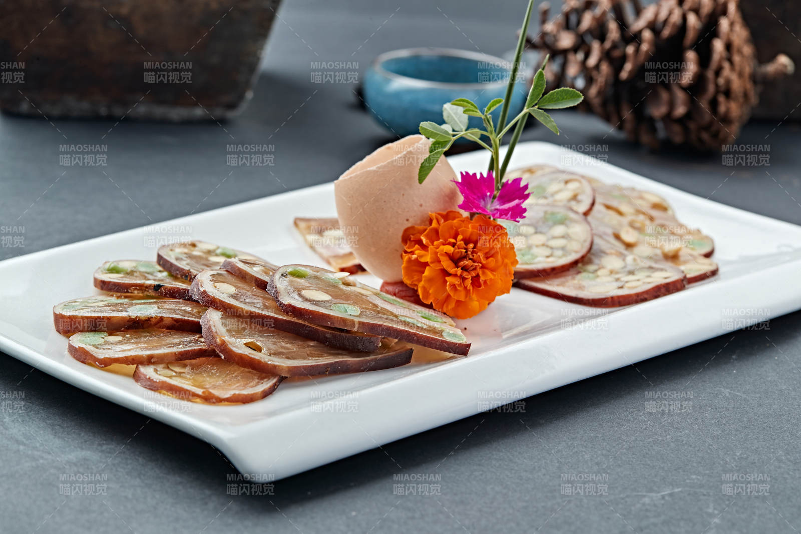 菊花青豆鱿鱼猪耳冻图片