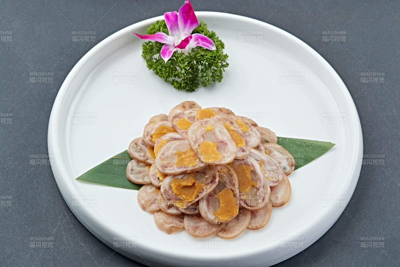 鱿鱼猪耳鸭蛋卷切片图片