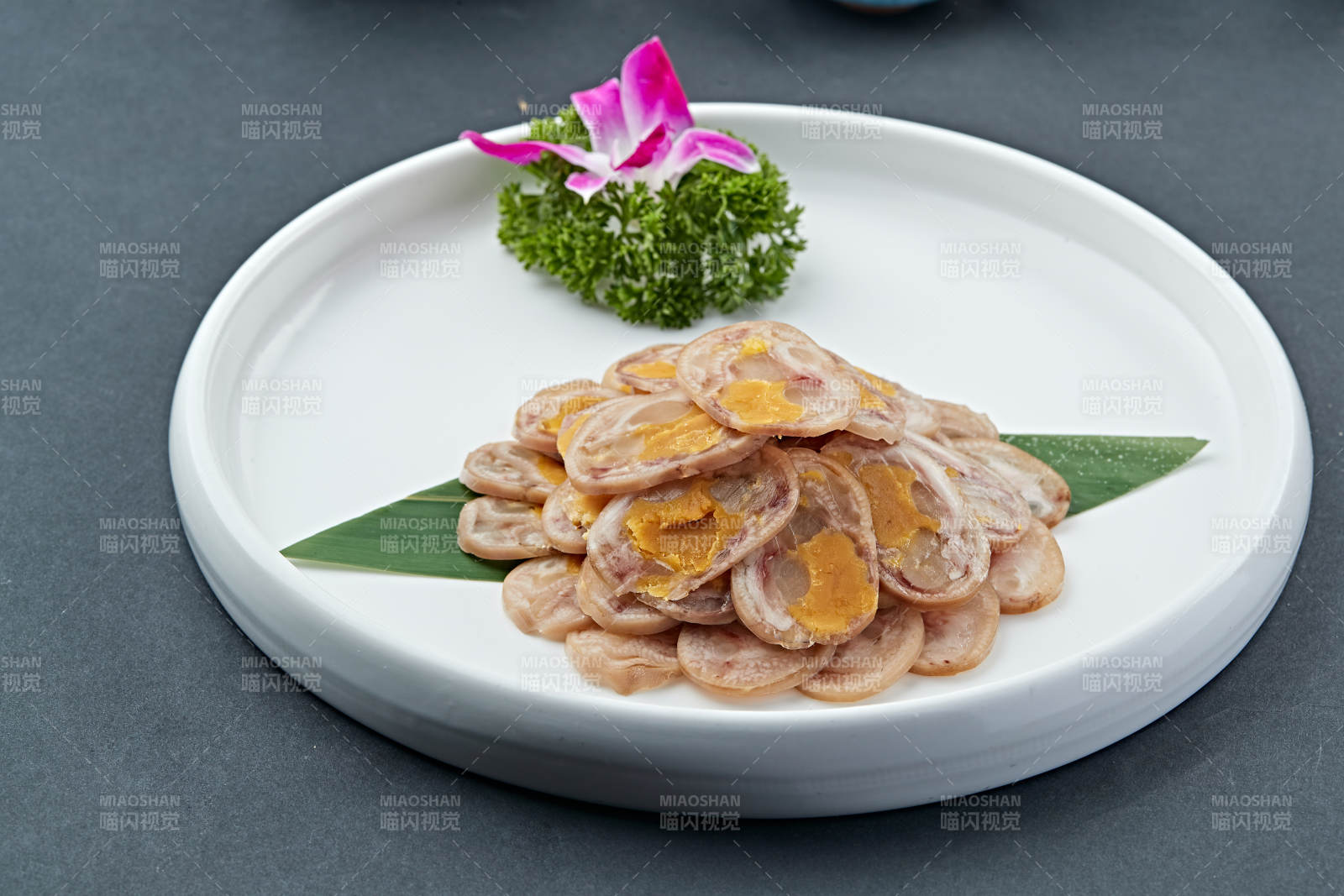 鱿鱼猪耳鸭蛋卷切片图片