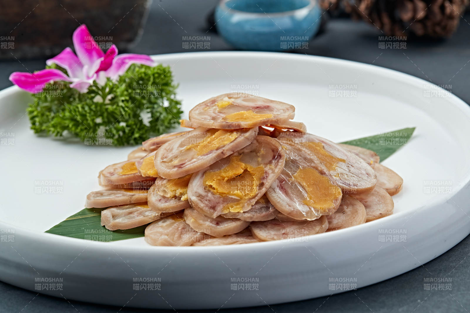 鱿鱼猪耳鸭蛋卷切片图片