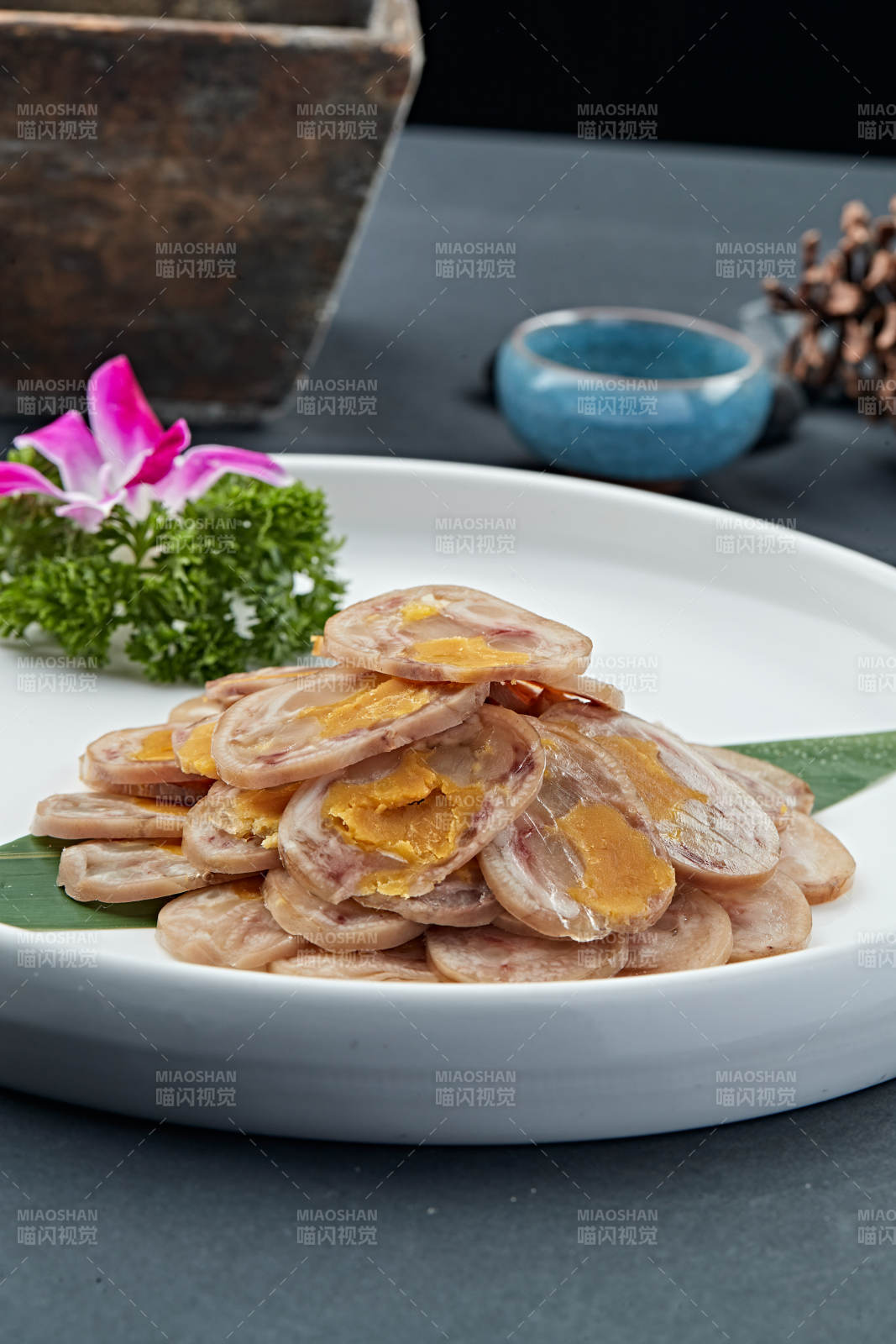 鱿鱼猪耳鸭蛋卷切片图片