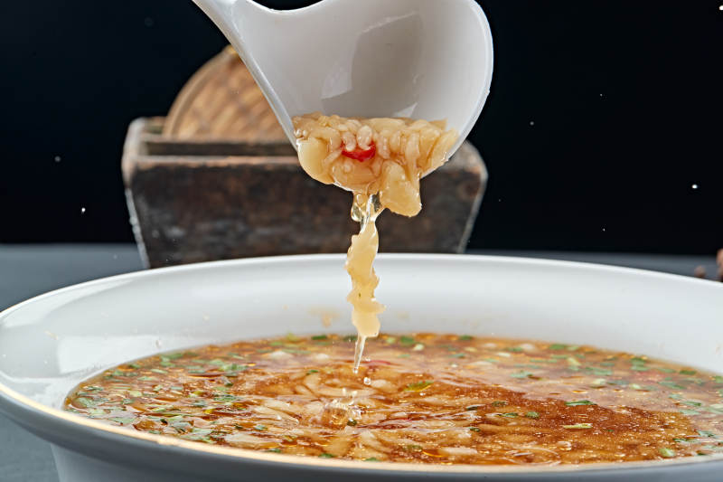 酸汤菜丝蒜香面蝌蚪图片