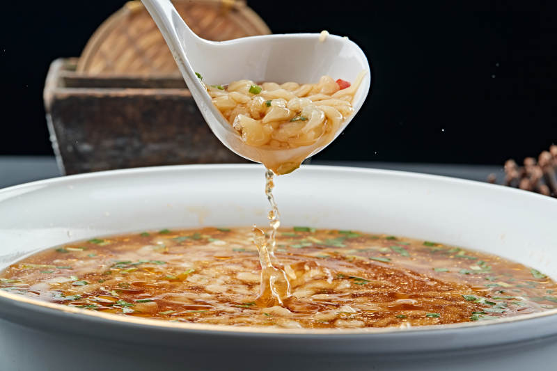 酸汤菜丝蒜香面蝌蚪图片