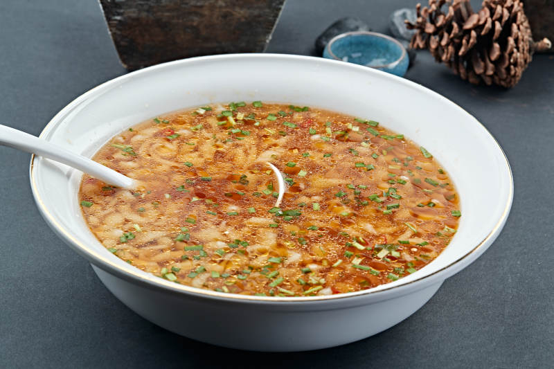 酸汤菜丝蒜香面蝌蚪图片