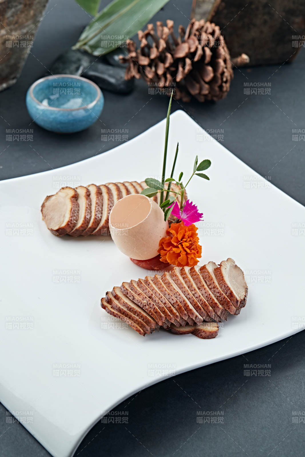 烟熏鸭胸切片图片