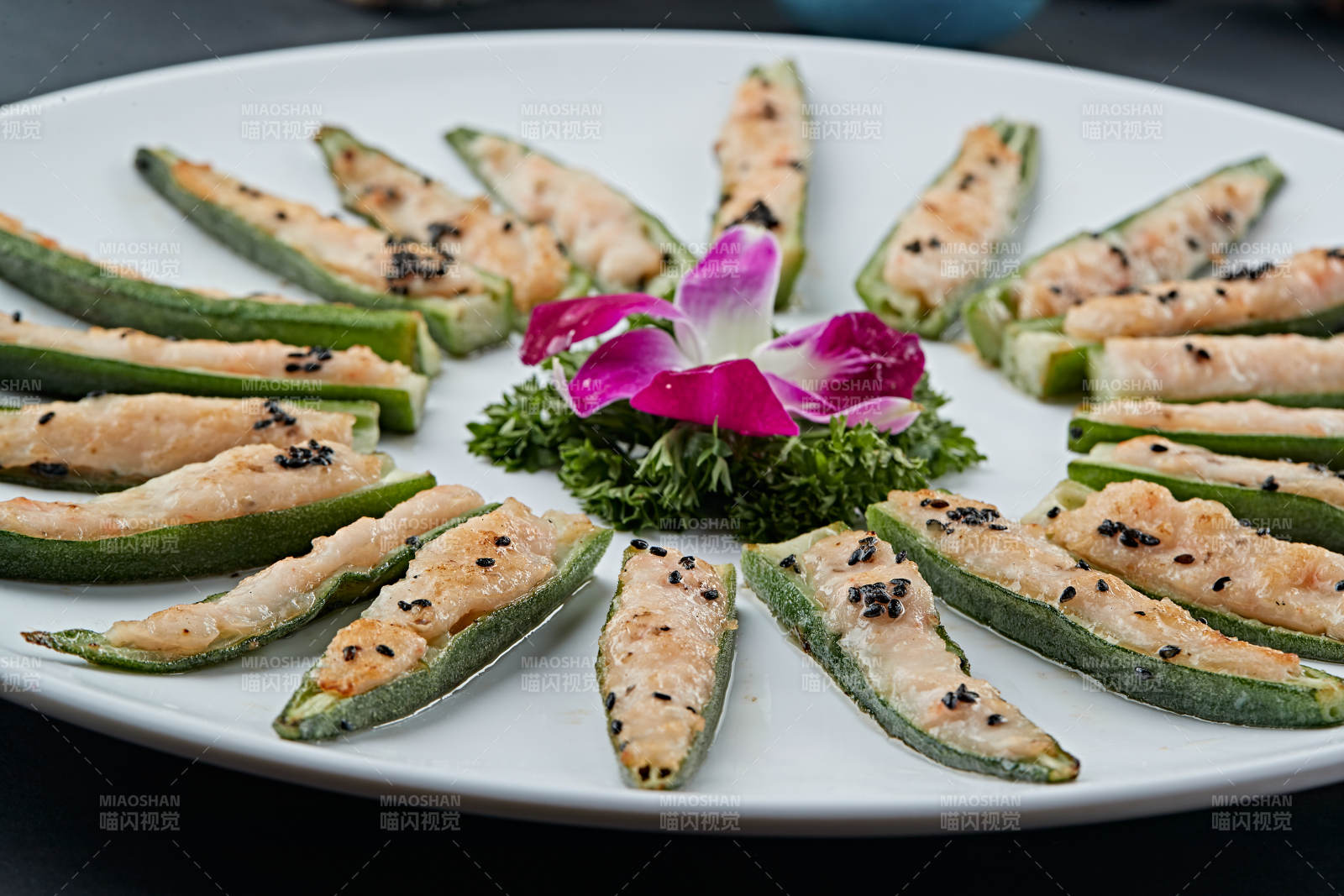 鲜秋葵焗虾泥图片