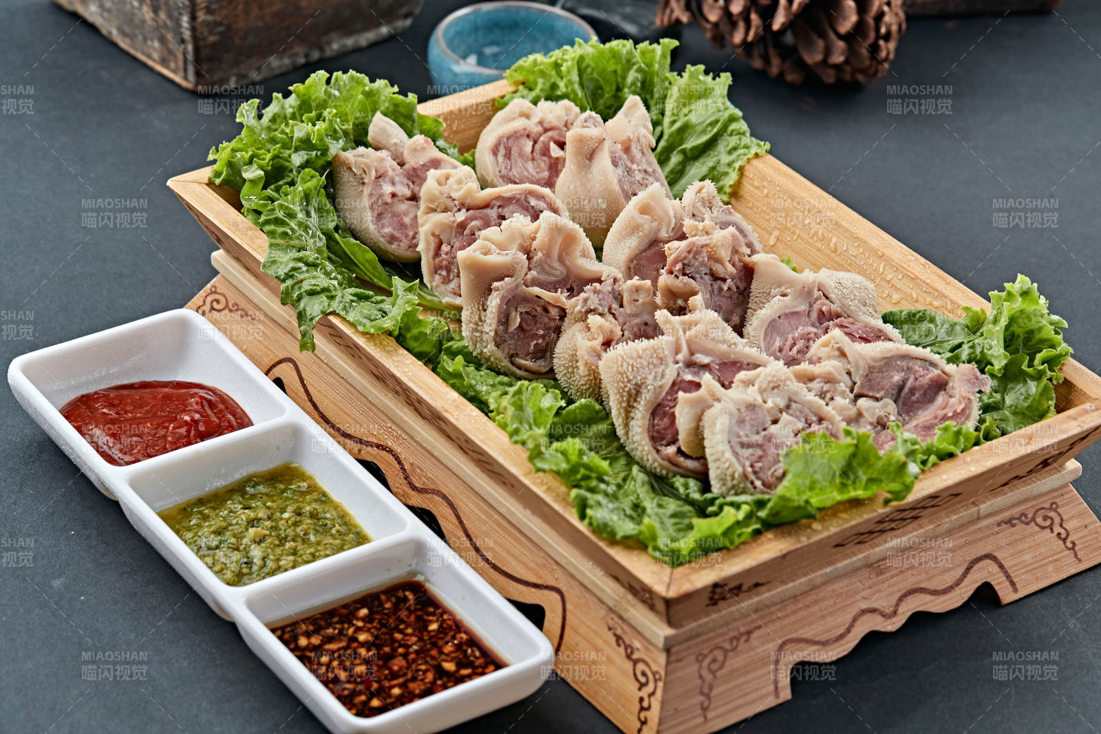 蒙餐水煮肚包肉图片