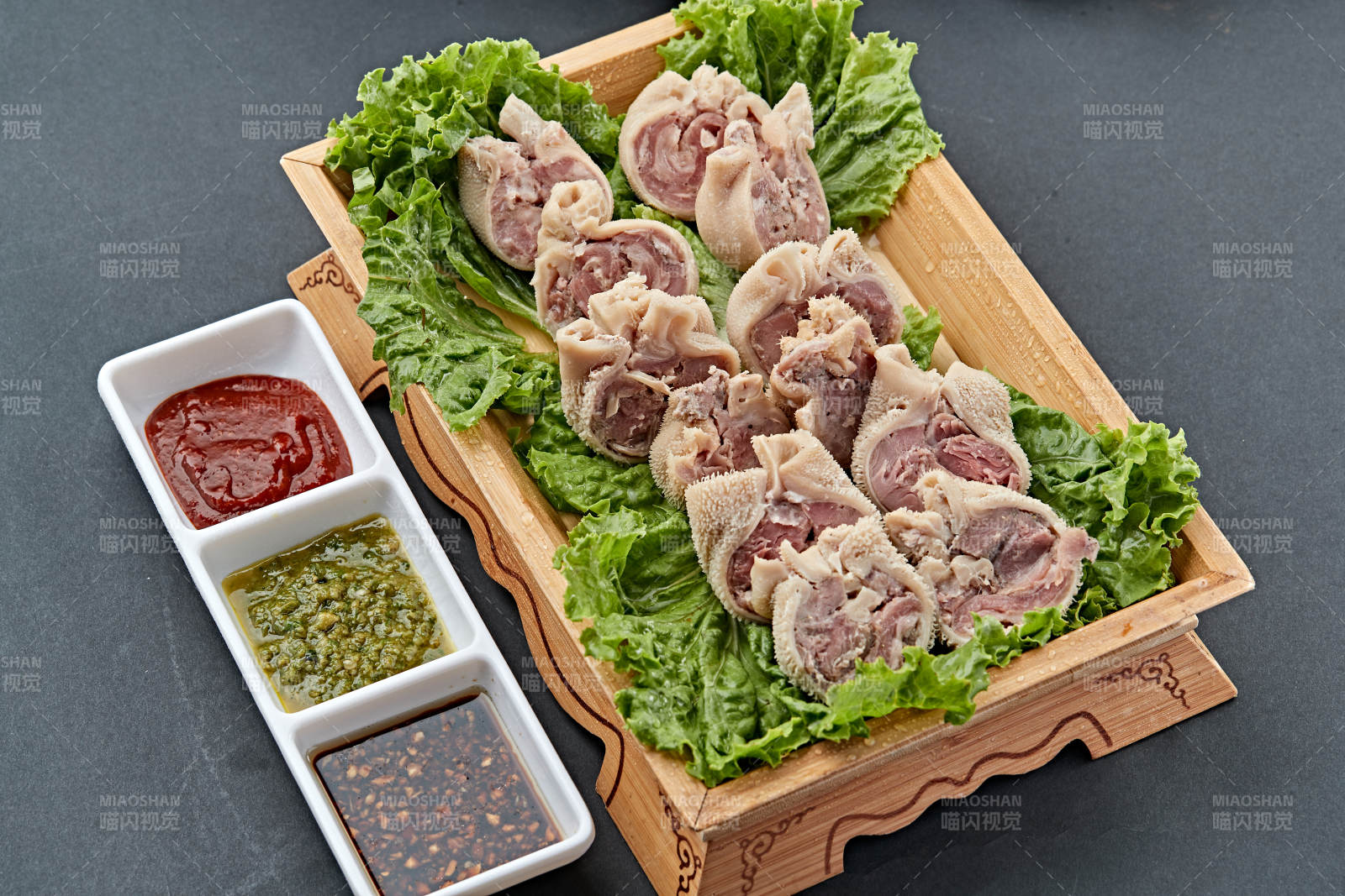 蒙餐水煮肚包肉图片