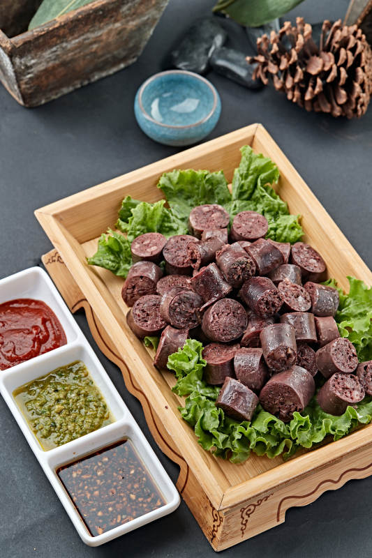 水煮蒜香羊肉血肠图片