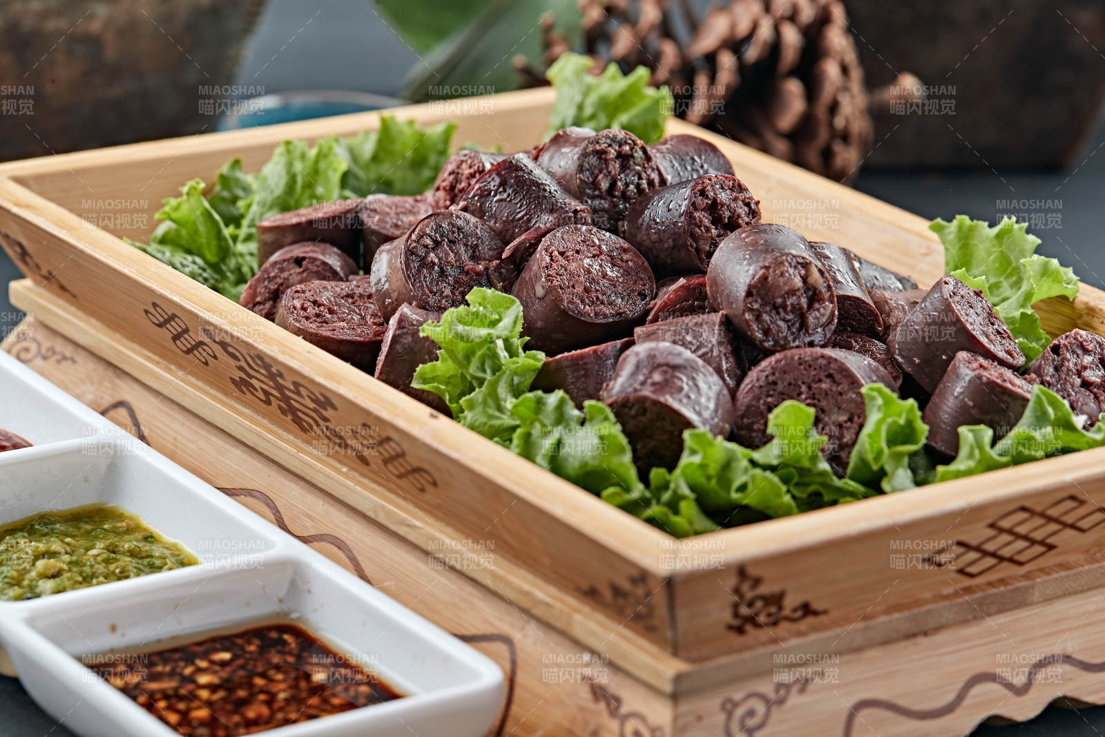 水煮蒜香羊肉血肠图片