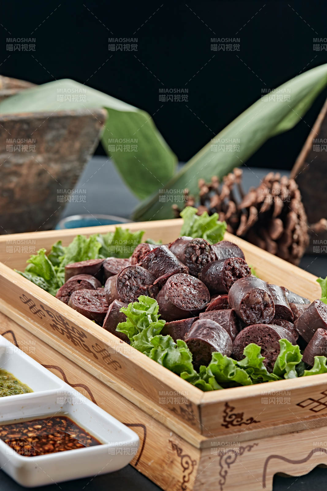 水煮蒜香羊肉血肠图片