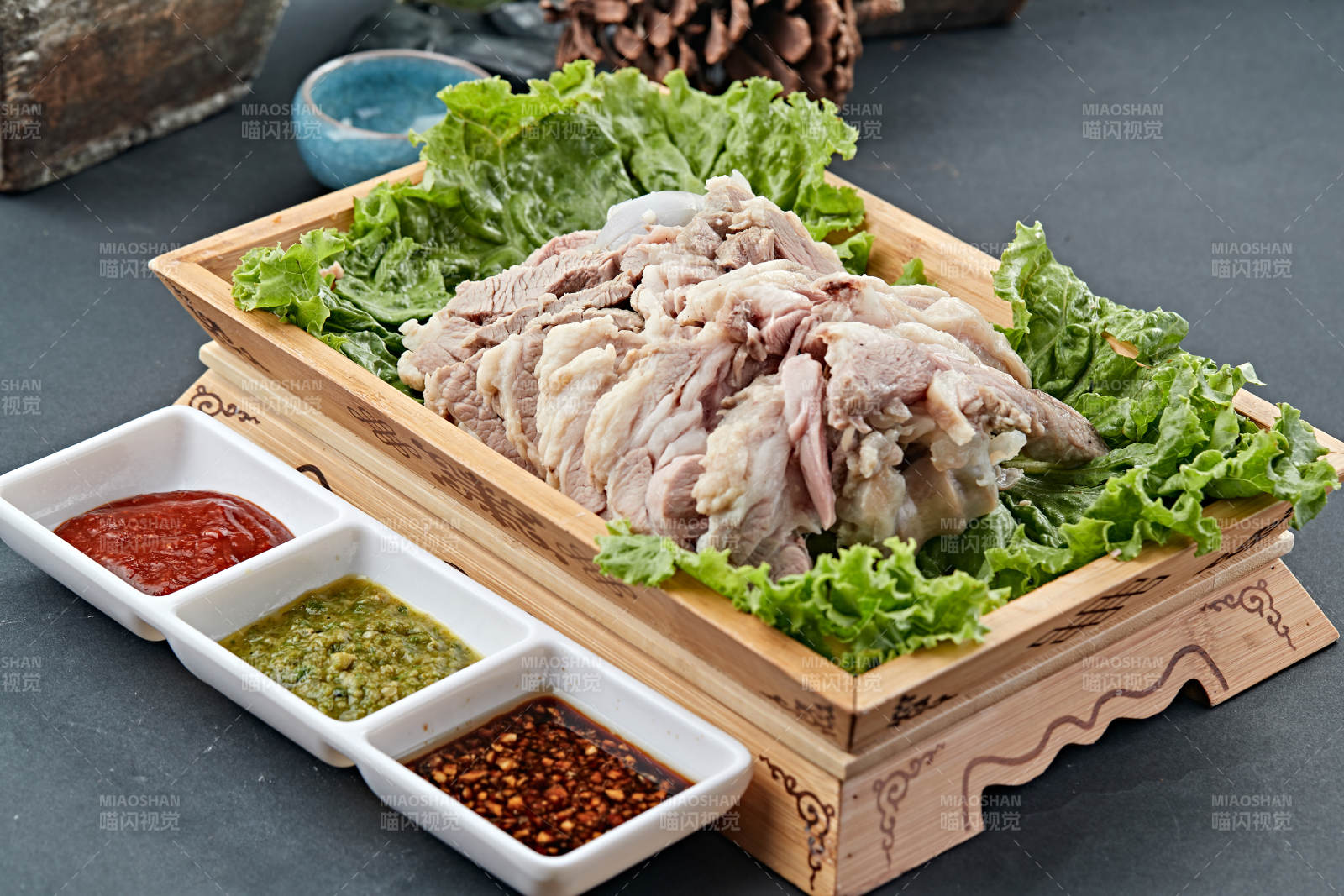 清水炖煮手把肉图片