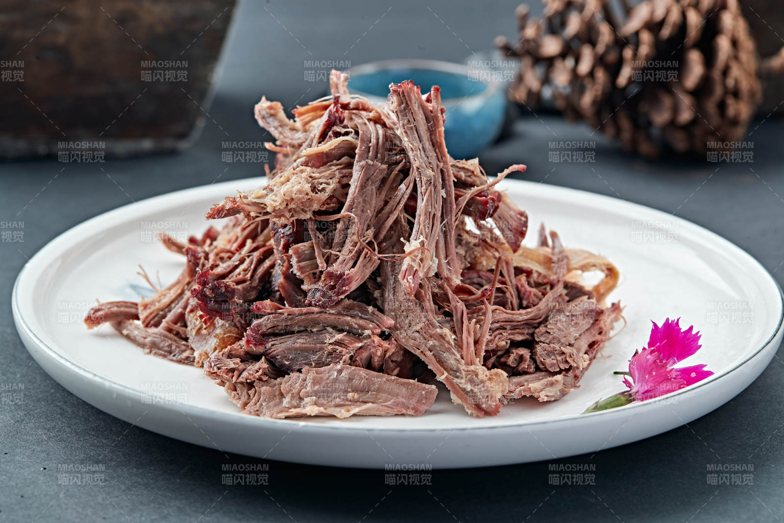 峨嵋手撕驴肉图片