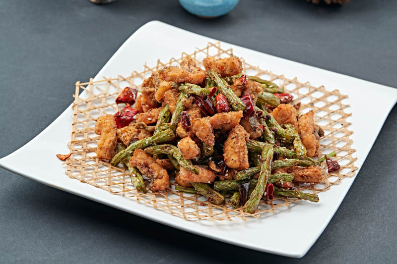 辣子兔丁干煸豆角图片