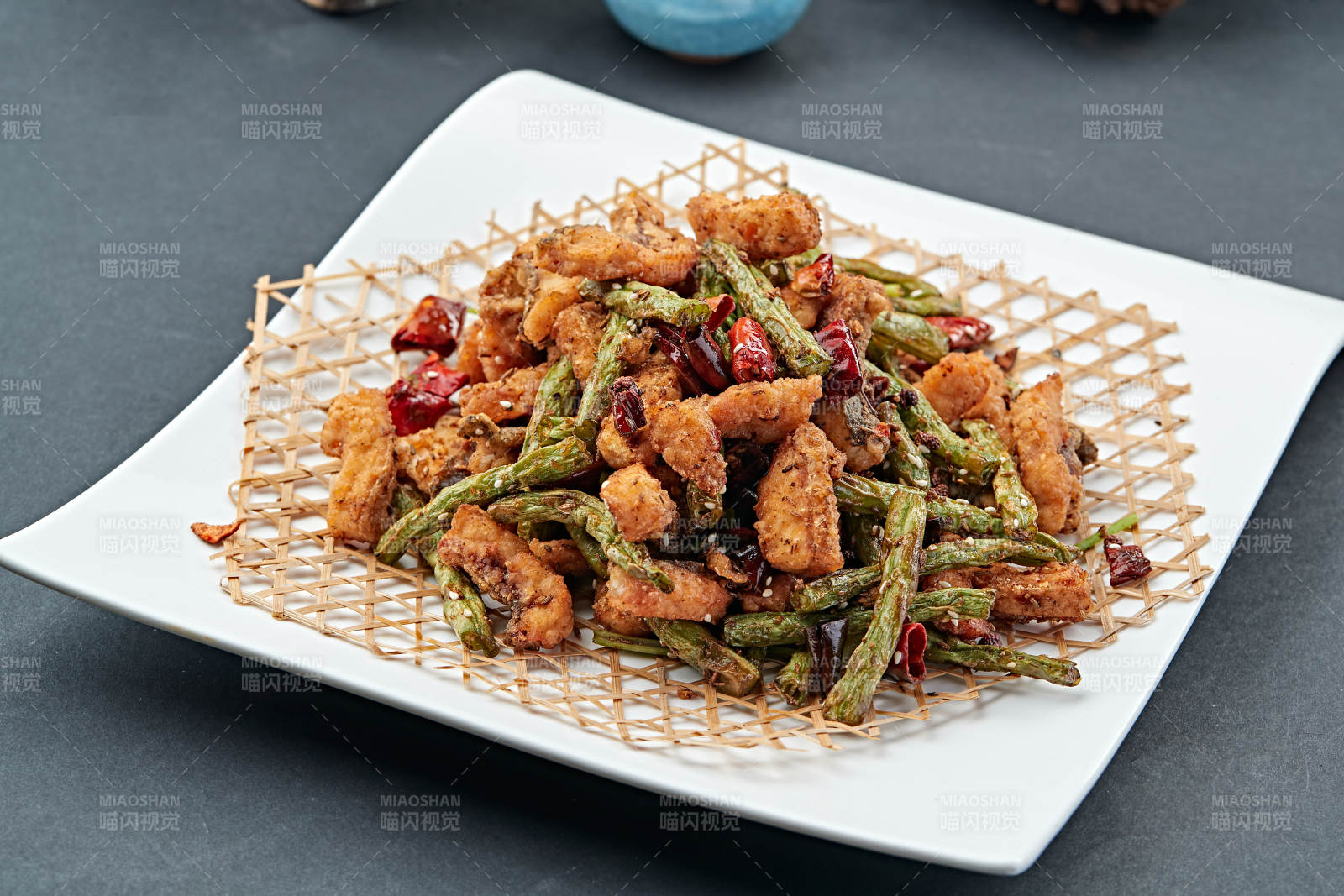 辣子兔丁干煸豆角图片