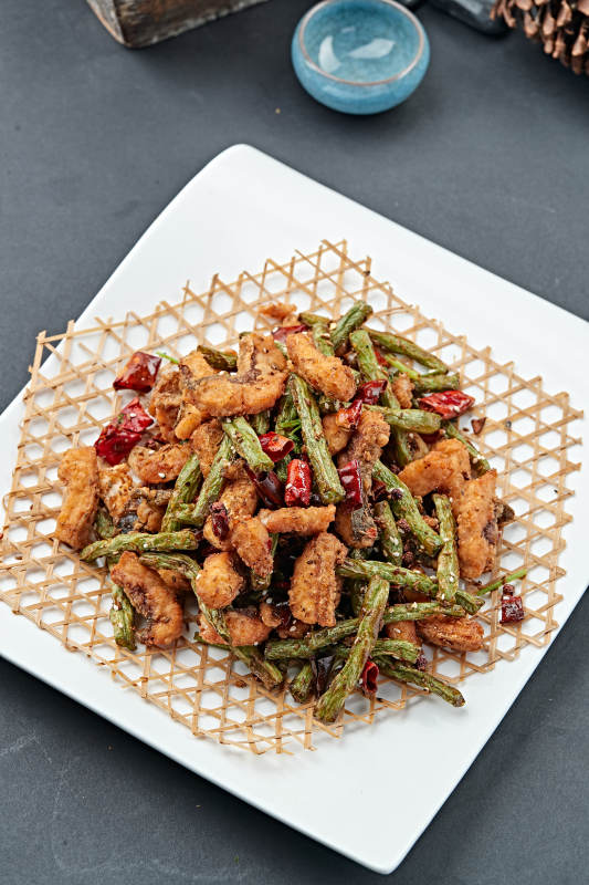 辣子兔丁干煸豆角图片