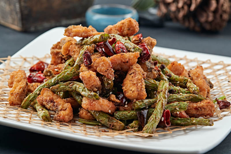 辣子兔丁干煸豆角图片