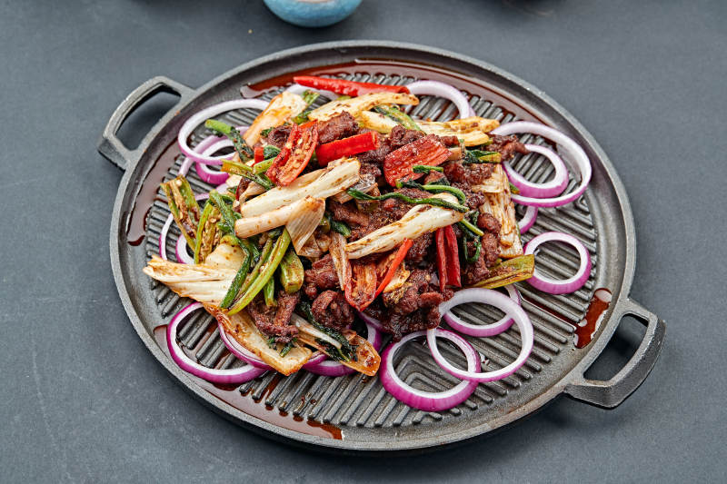 炙子铁板什锦蔬菜煎牛柳图片