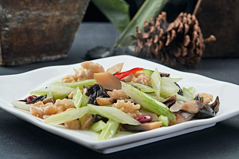 小炒芦笋桃仁鸡枞菌图片