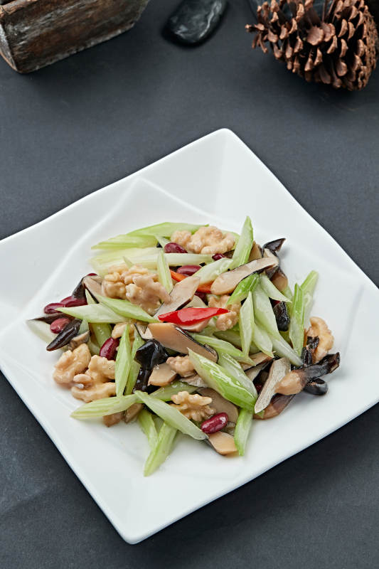 小炒芦笋桃仁鸡枞菌图片