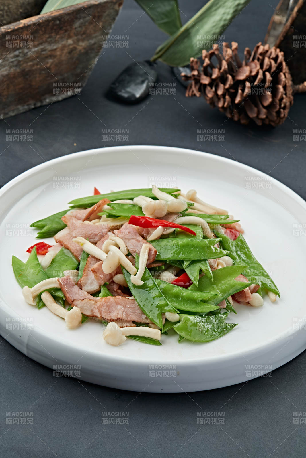 小炒腊肉荷兰豆海鲜菇图片