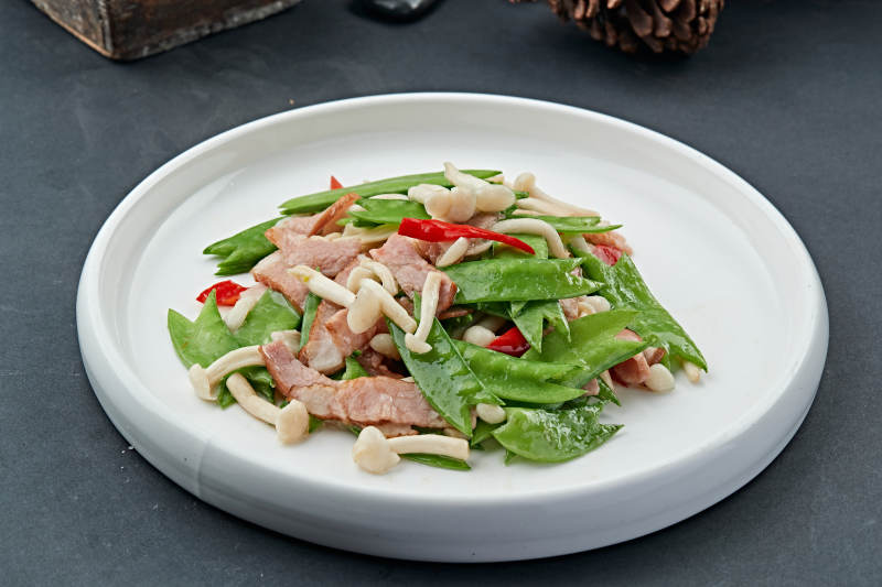 小炒腊肉荷兰豆海鲜菇图片