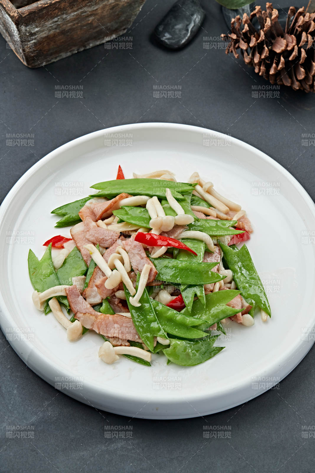 小炒腊肉荷兰豆海鲜菇图片