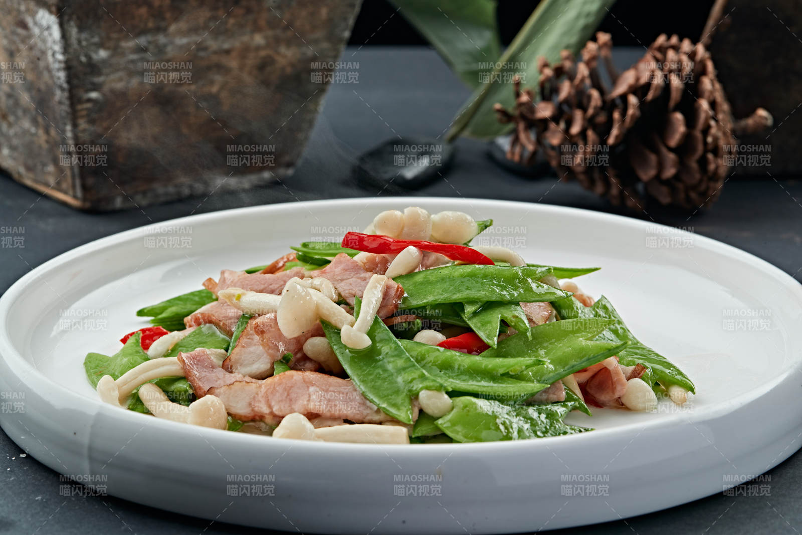 小炒腊肉荷兰豆海鲜菇图片