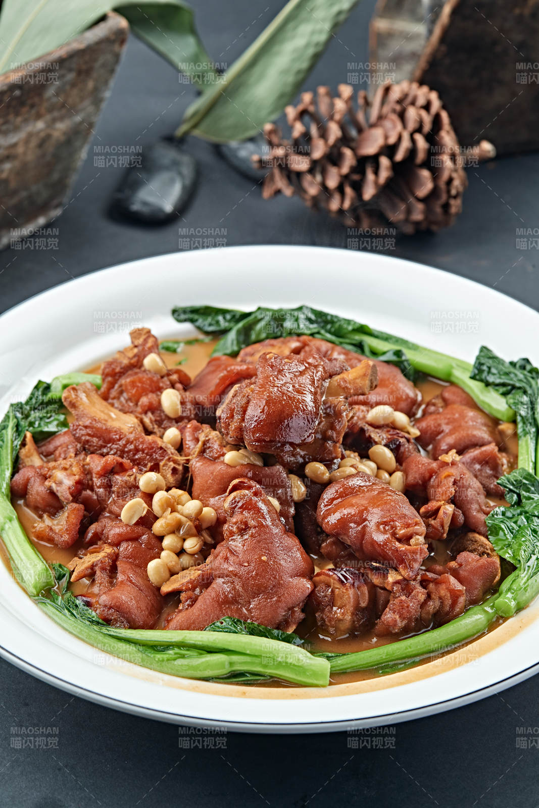 红烧黄豆炖猪蹄图片