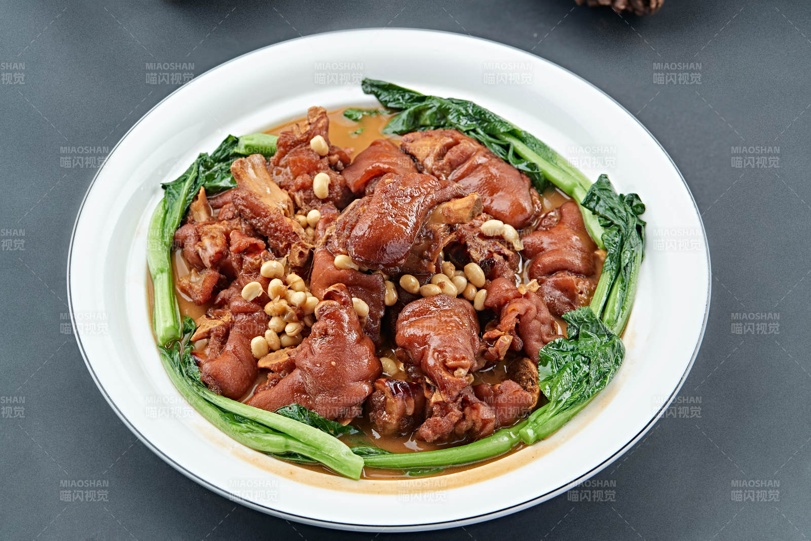 红烧黄豆炖猪蹄图片