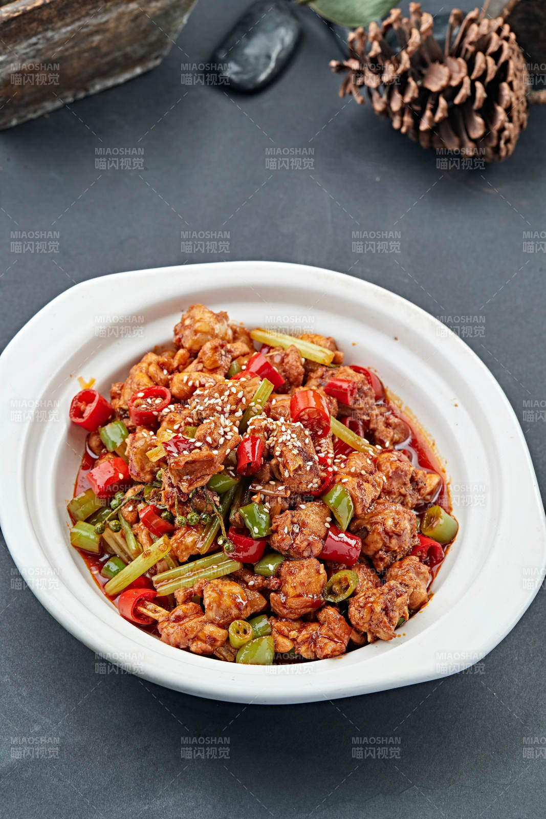 川香辣子爆兔丁图片