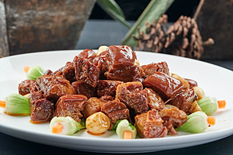 红烧养殖带皮鹿五花肉图片