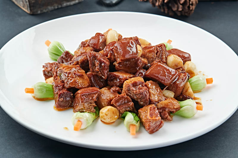 红烧养殖带皮鹿五花肉图片