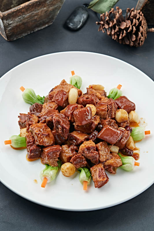 红烧养殖带皮鹿五花肉图片