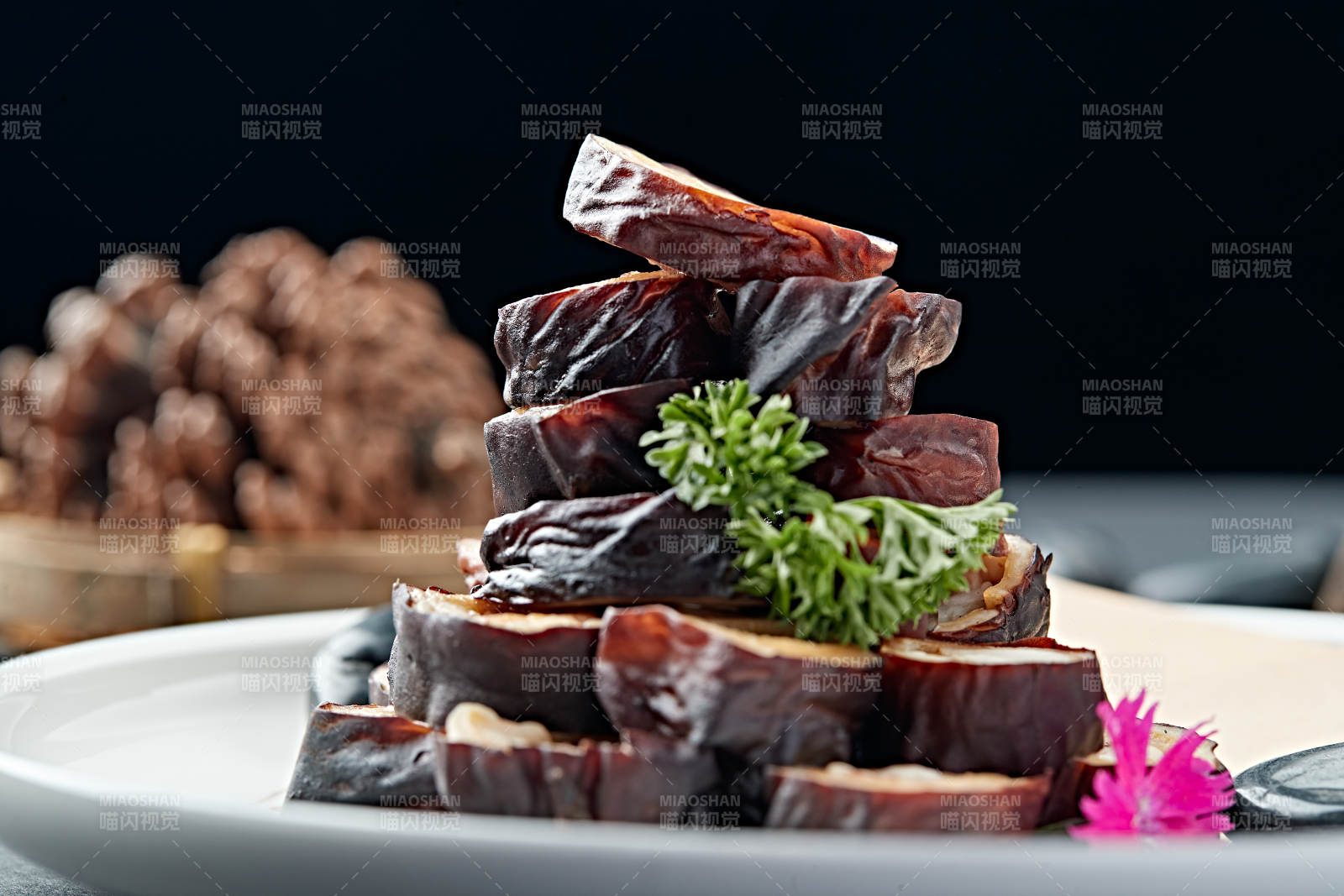 烟熏脆皮肥肠图片