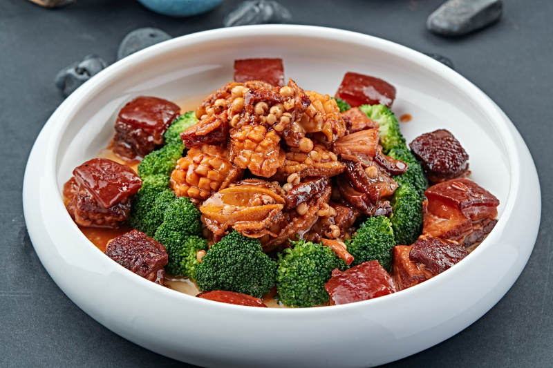 薏米鲍鱼炖红烧肉图片