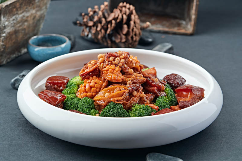 薏米鲍鱼炖红烧肉图片