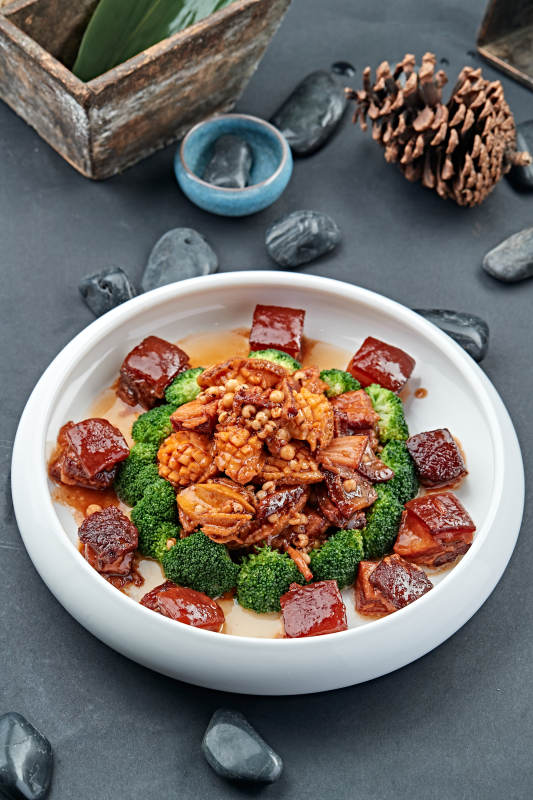 薏米鲍鱼炖红烧肉图片