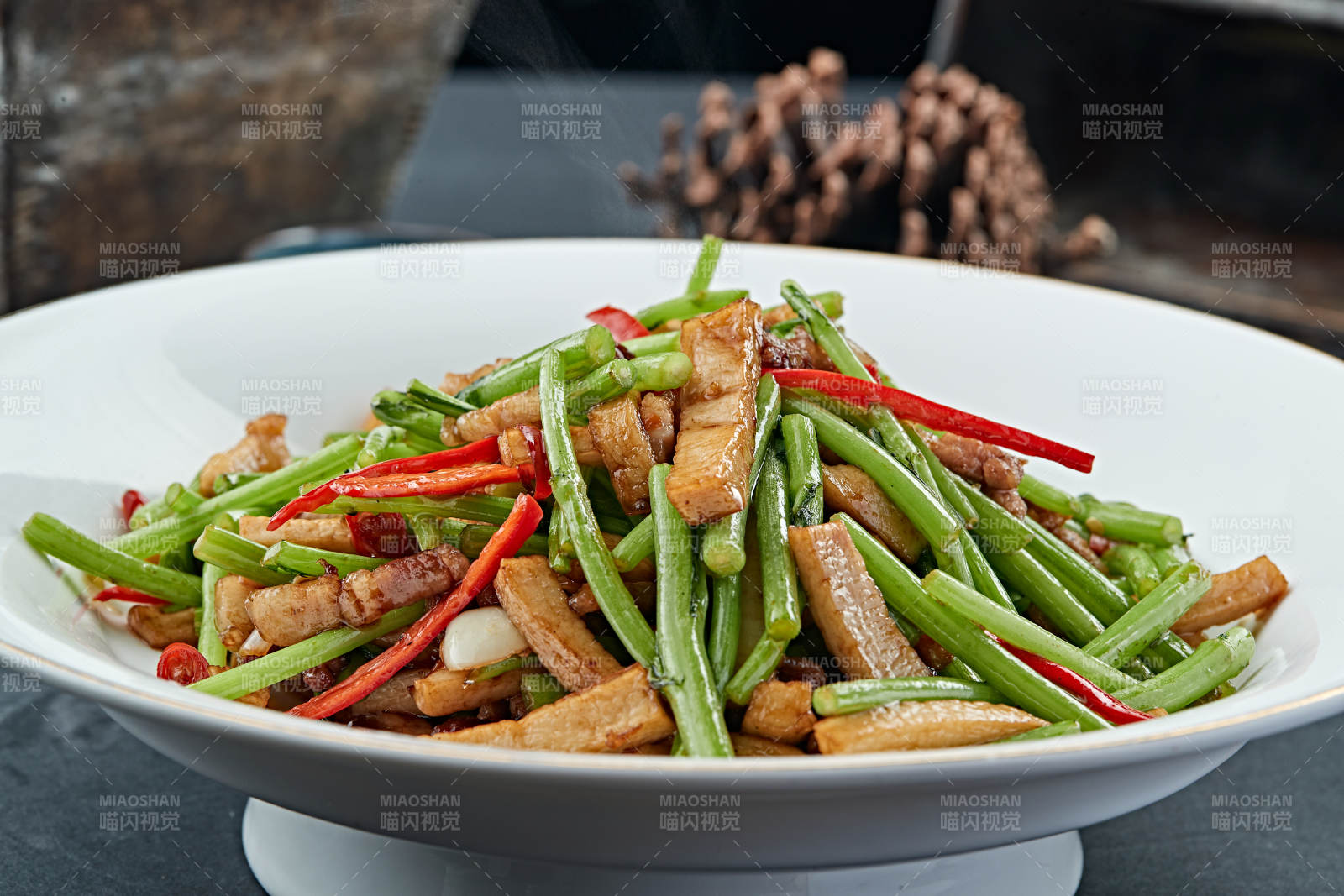 彩椒茼蒿炒五花肉图片