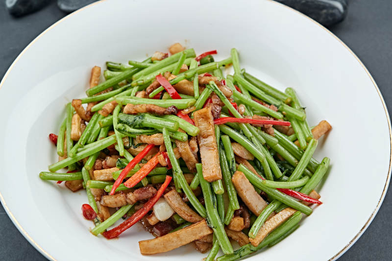 彩椒茼蒿炒五花肉图片