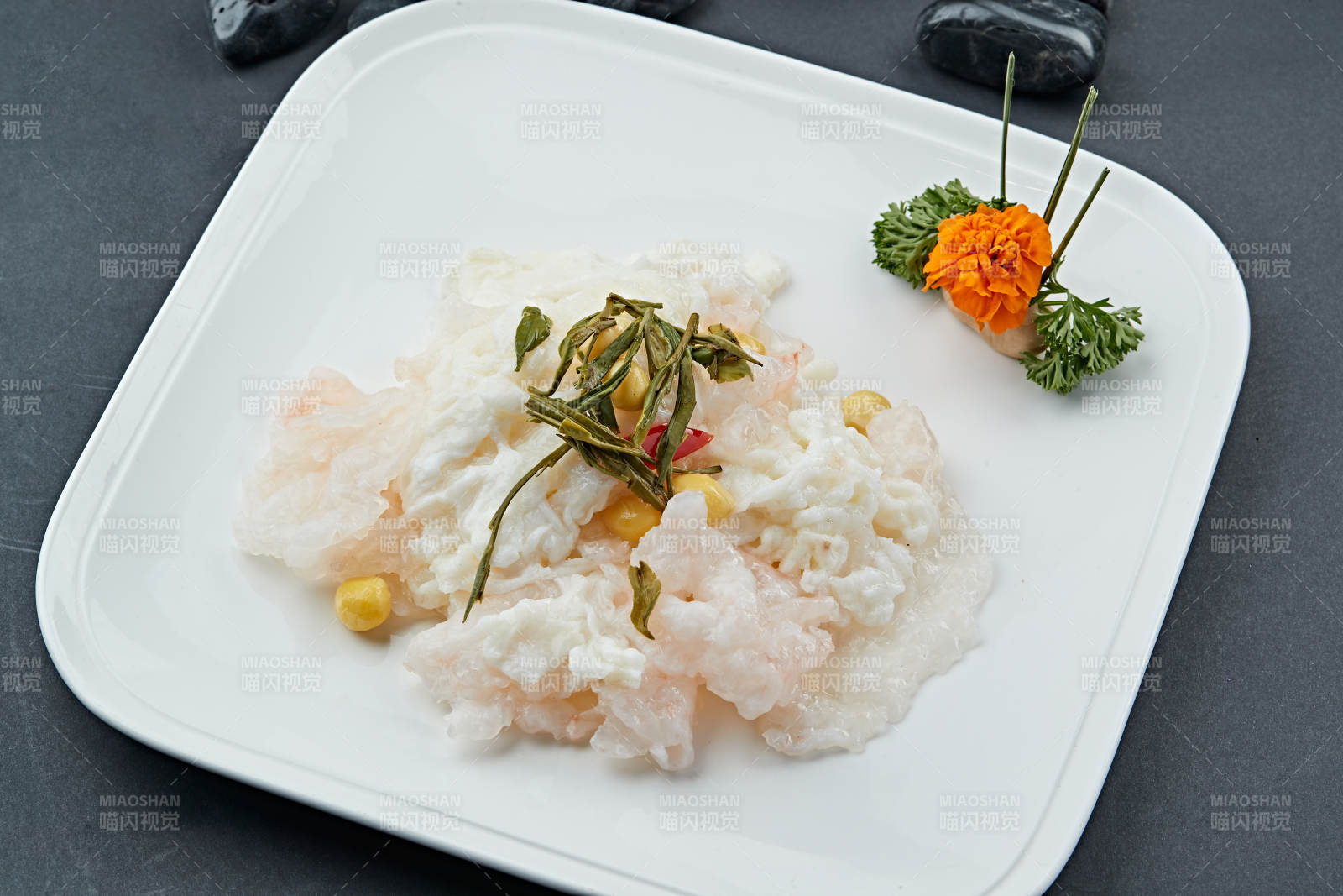 龙井银杏芙蓉蛋清炒大虾仁图片