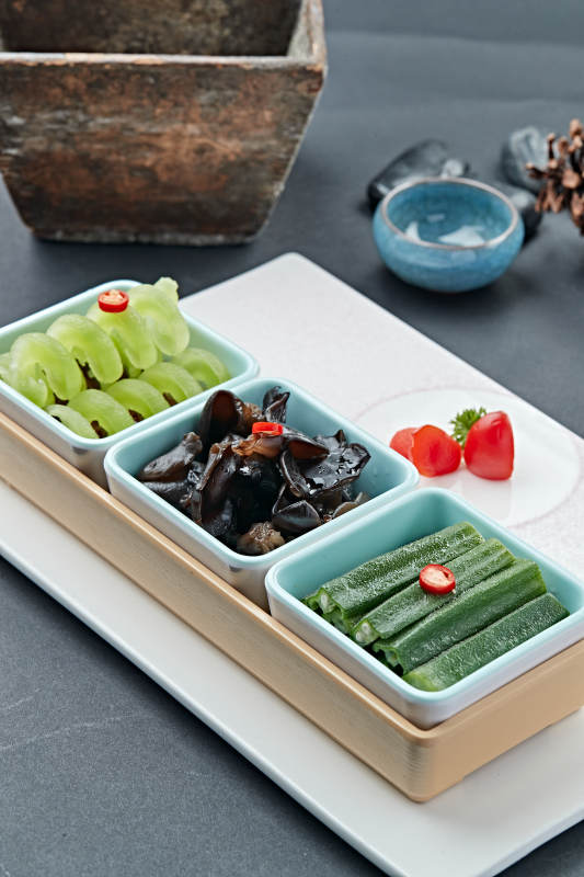 爽口三拼木耳秋葵莴笋丝图片