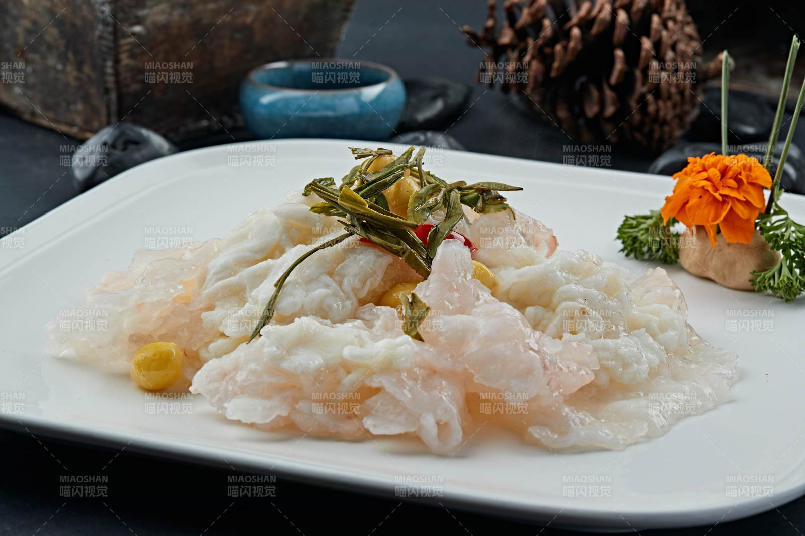 龙井银杏芙蓉蛋清炒大虾仁图片