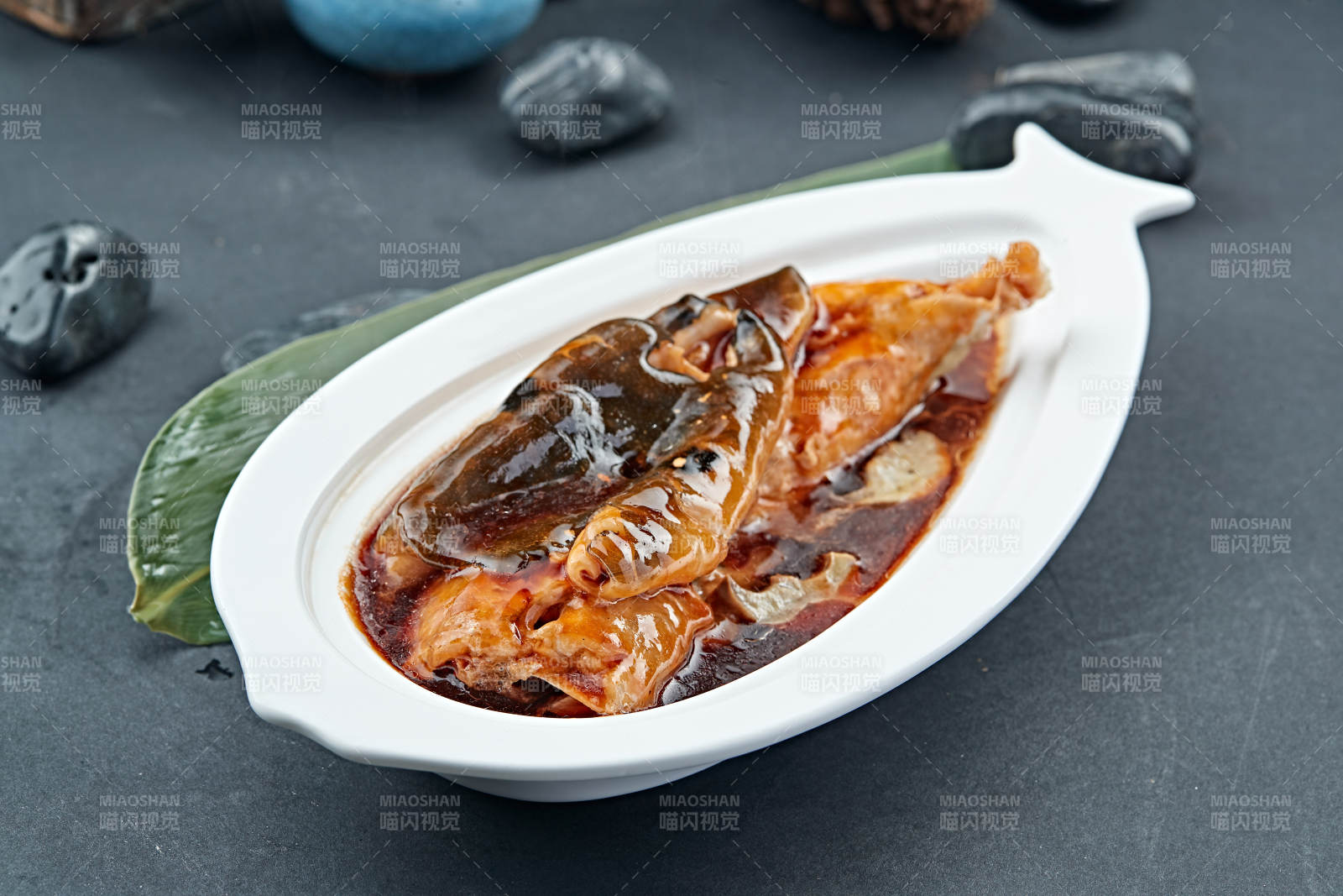 浓汤酱焖小河豚图片