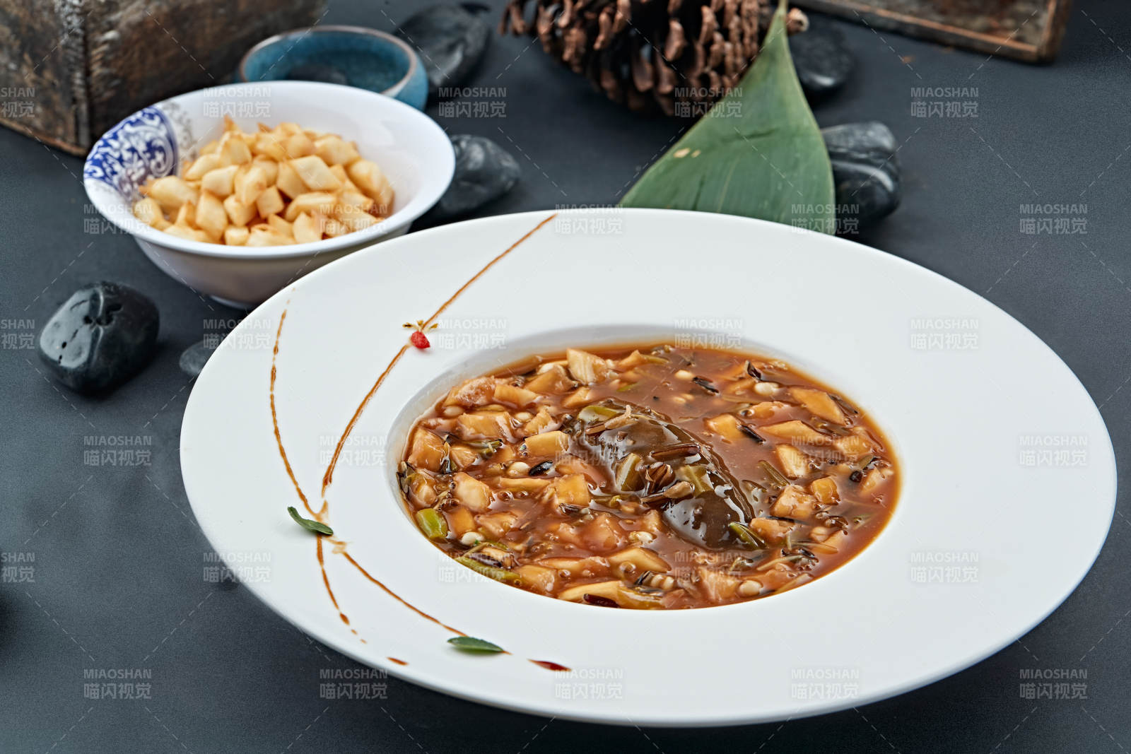 泡馍粒酱烧梅花参图片