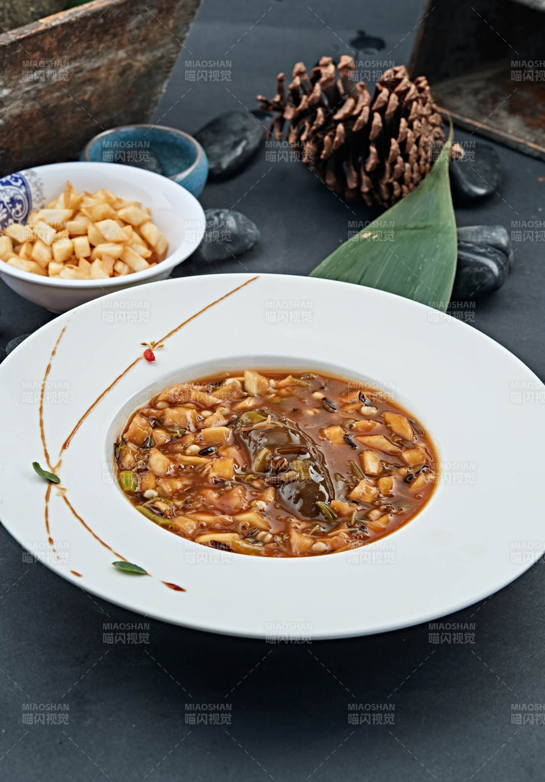 泡馍粒酱烧梅花参图片