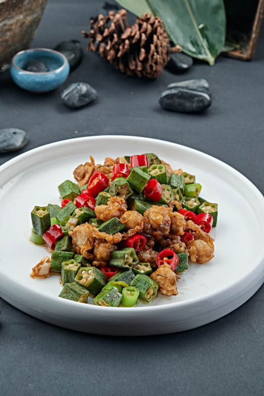 辣子小炒秋葵扇贝丁图片